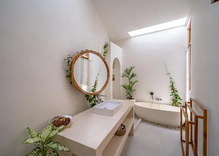 Marysol Villa *