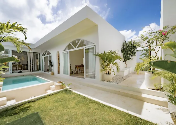 Marysol Villa *