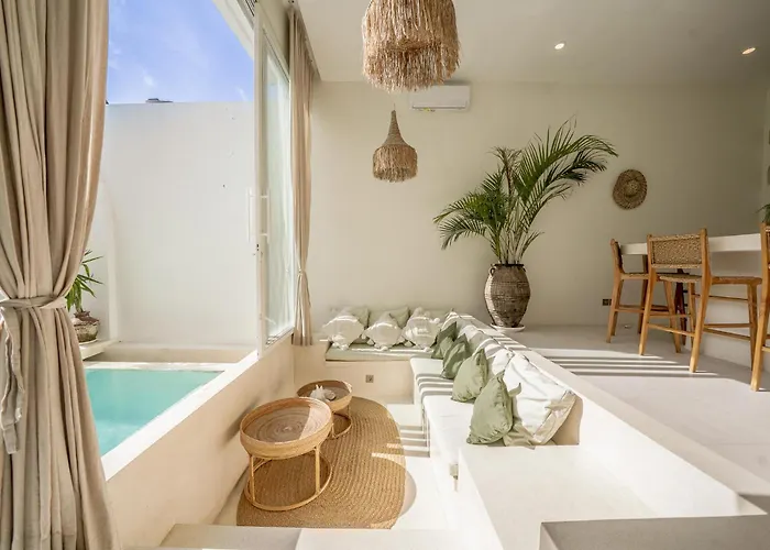 Marysol Villa *